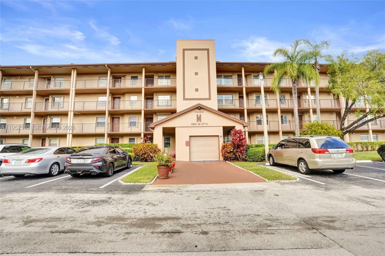 12955 SW 16th Ct, Unit 314M, Pembroke Pines, FL 33027 Photo