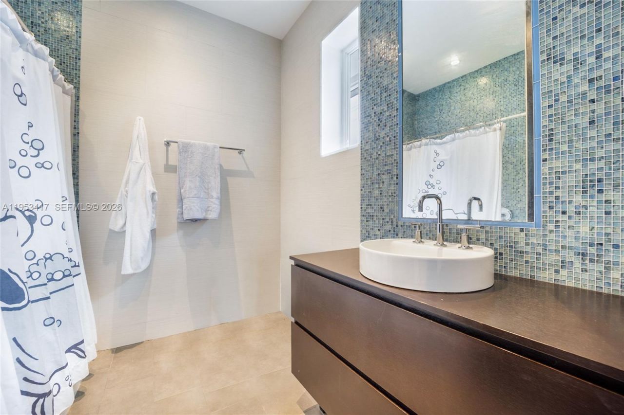 6900 Barquera St , Coral Gables, FL 33146 Photo