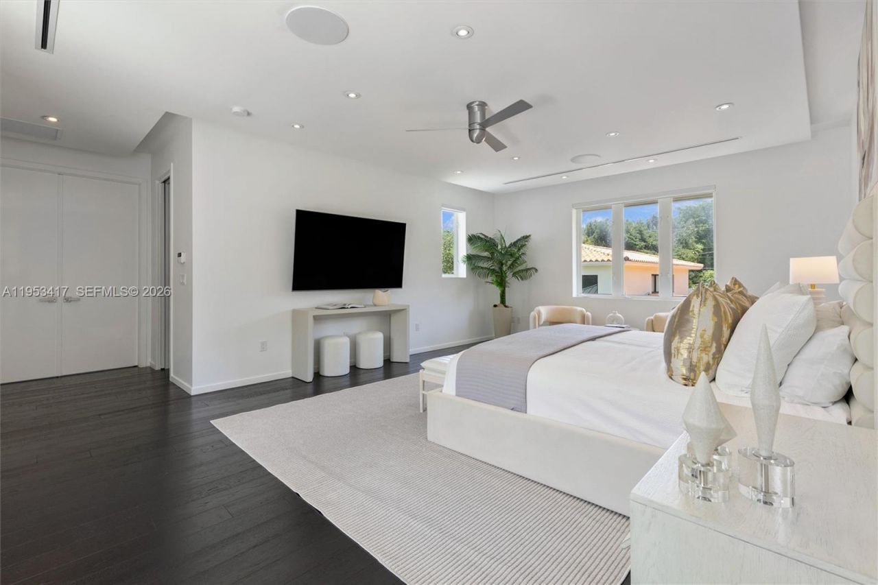 6900 Barquera St, Coral Gables, FL 33146 Photo