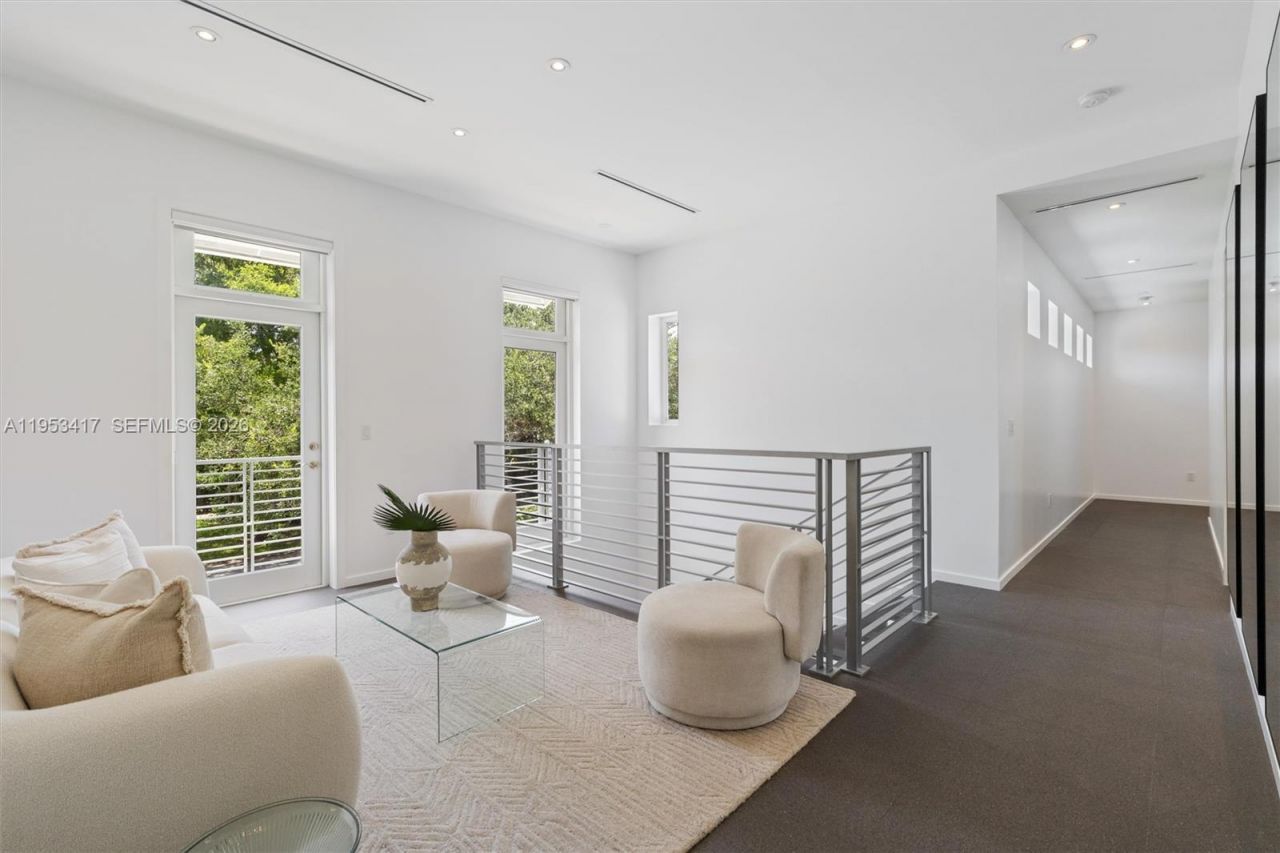 6900 Barquera St, Coral Gables, FL 33146 Photo