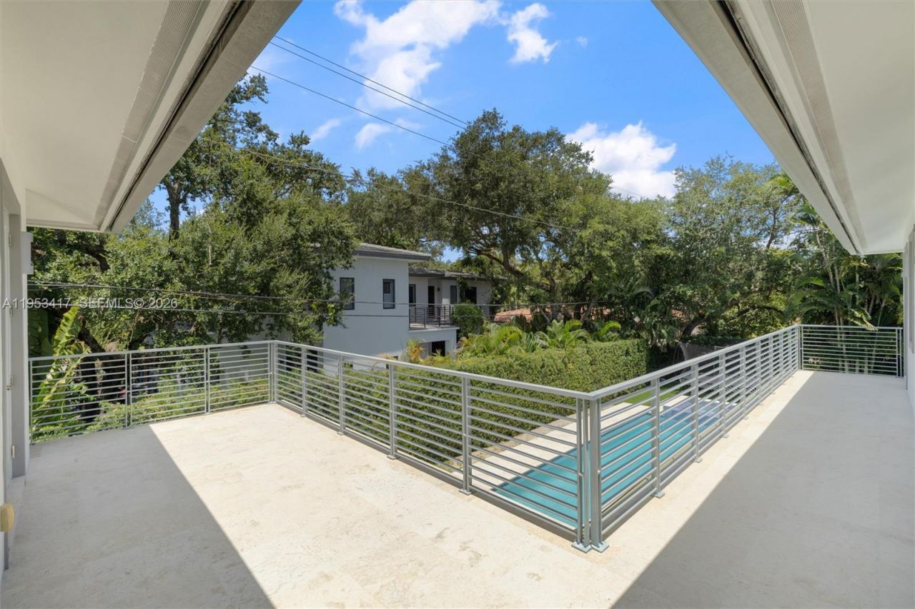 6900 Barquera St, Coral Gables, FL 33146 Photo