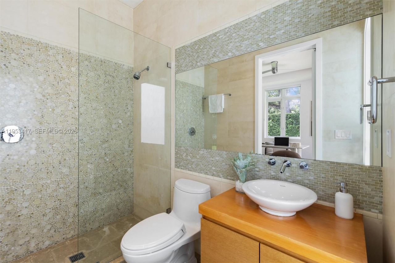6900 Barquera St, Coral Gables, FL 33146 Photo