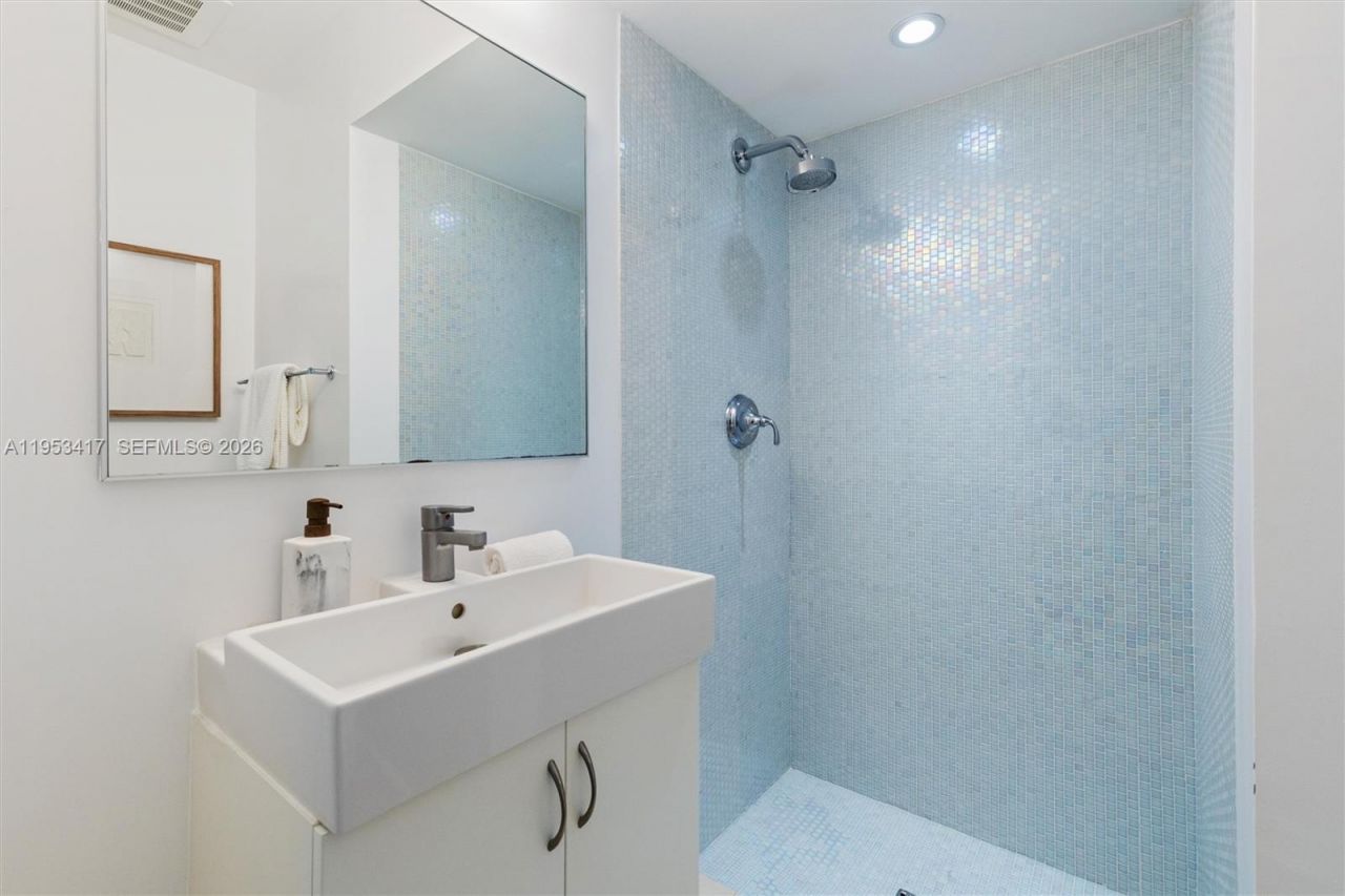 6900 Barquera St, Coral Gables, FL 33146 Photo