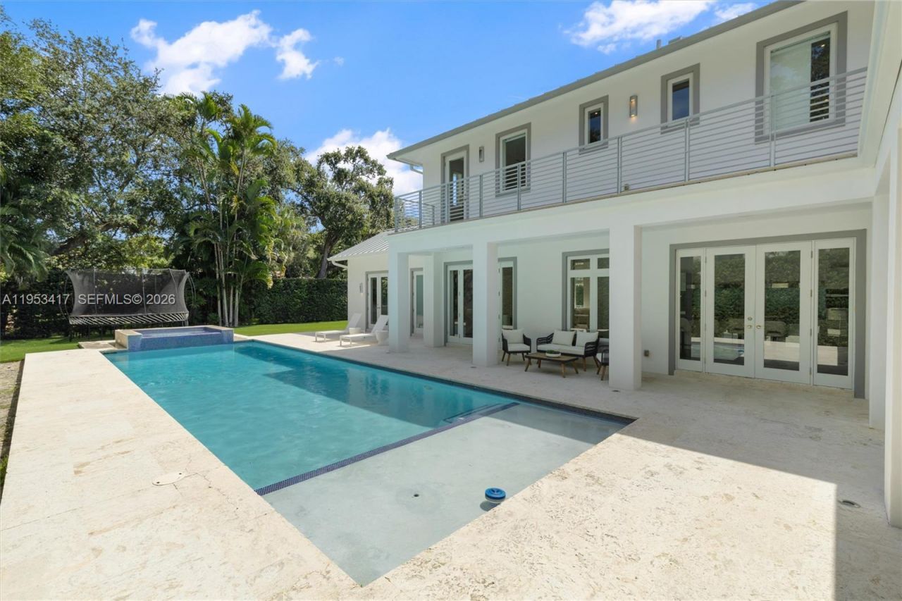 6900 Barquera St, Coral Gables, FL 33146 Photo