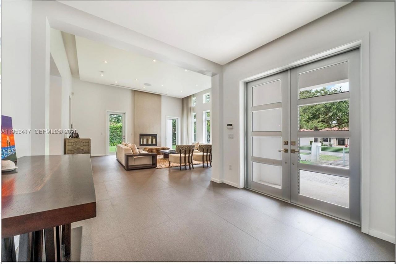 6900 Barquera St , Coral Gables, FL 33146 Photo