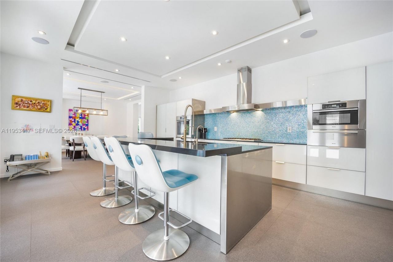 6900 Barquera St , Coral Gables, FL 33146 Photo