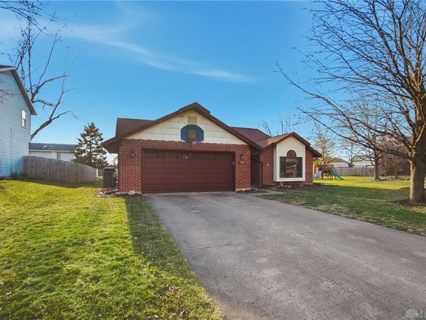1210 Charleston Court, Troy, OH 45373