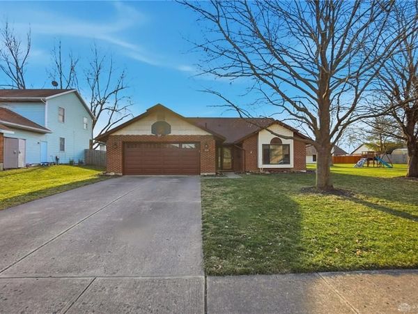 1210 Charleston Court, Troy, OH 45373