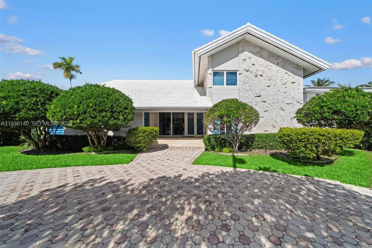 1251 Kane Concourse, Bay Harbor Islands, FL 33154 Photo