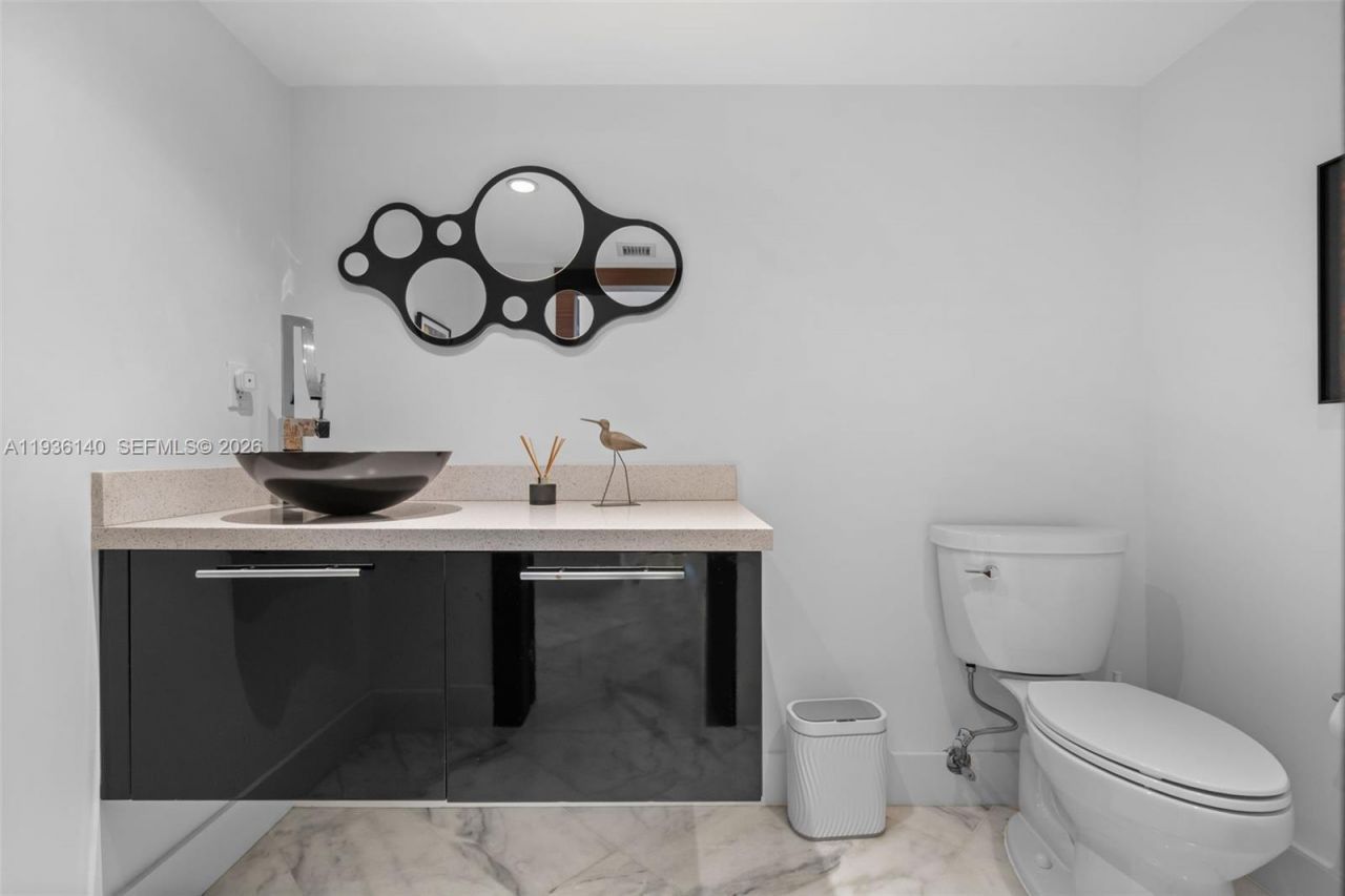 1251 Kane Concourse, Bay Harbor Islands, FL 33154 Photo