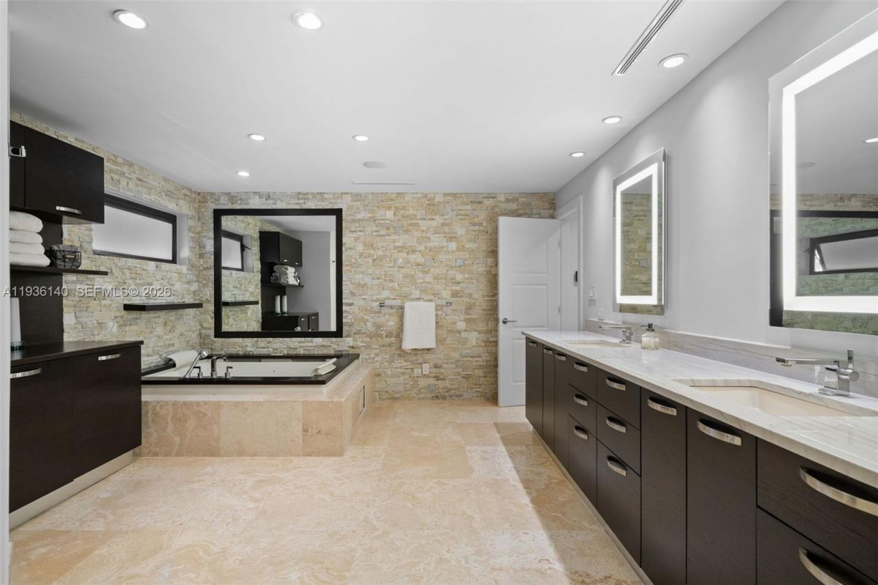 1251 Kane Concourse, Bay Harbor Islands, FL 33154 Photo