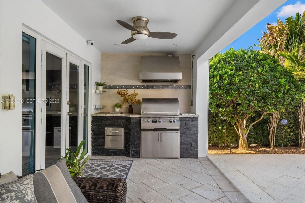 1251 Kane Concourse, Bay Harbor Islands, FL 33154 Photo