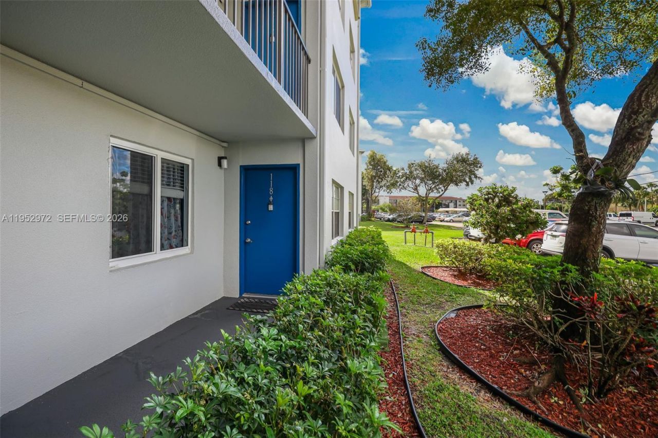 301 SW 135th Ave, Unit 118C, Pembroke Pines, FL 33027 Photo