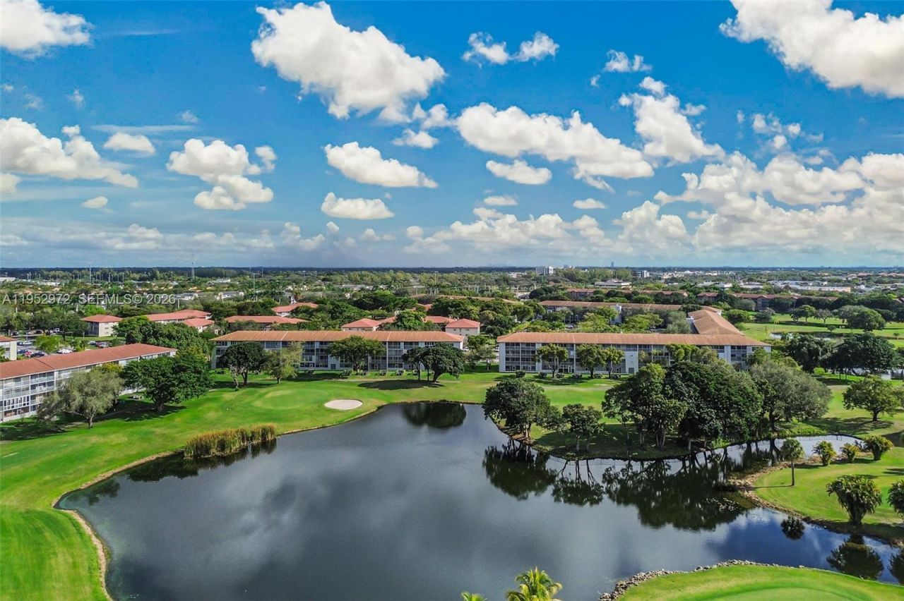 301 SW 135th Ave, Unit 118C, Pembroke Pines, FL 33027 Photo