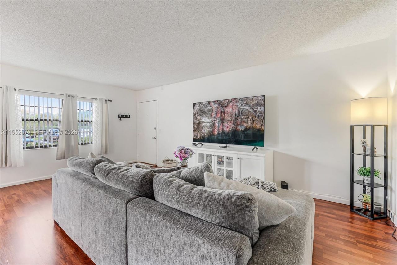 301 SW 135th Ave, Unit 118C, Pembroke Pines, FL 33027 Photo