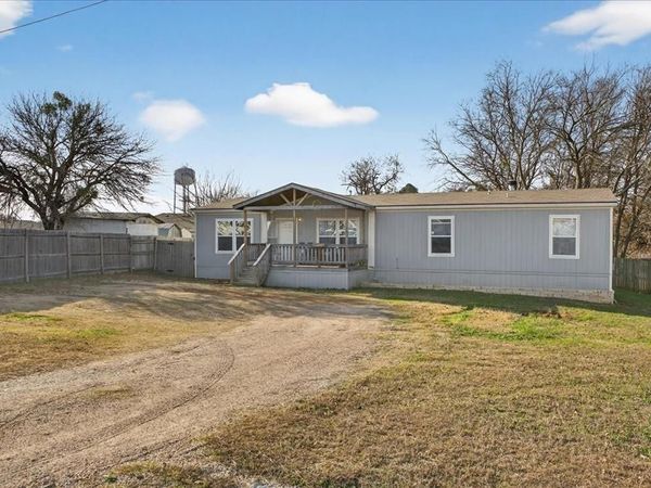 3605 Mockingbird Circle, Cleburne, TX 76031