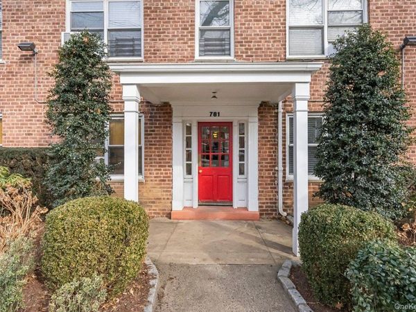 781 Palmer Road, Unit 2D, Bronxville, NY 10708