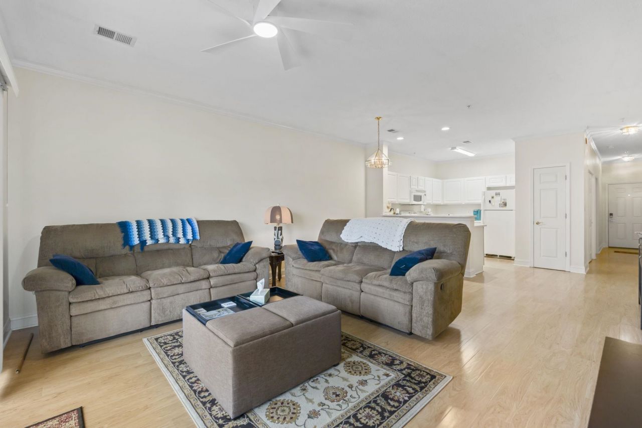 1100 Commons Blvd. Photo 15