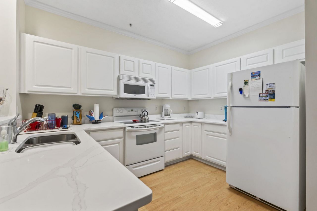 1100 Commons Blvd. Photo 9