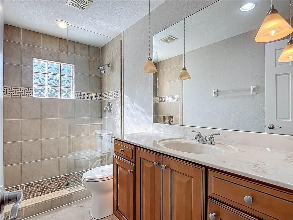 5946 Stringfellow Rd, Saint James City, FL 33956 Photo