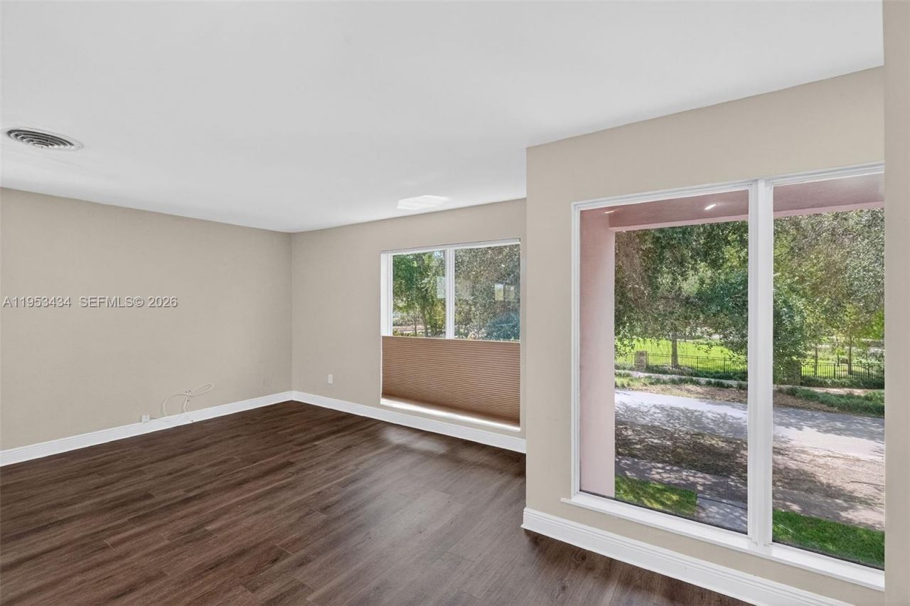 539 Menendez Ave, Unit 539, Coral Gables, FL 33146 Photo