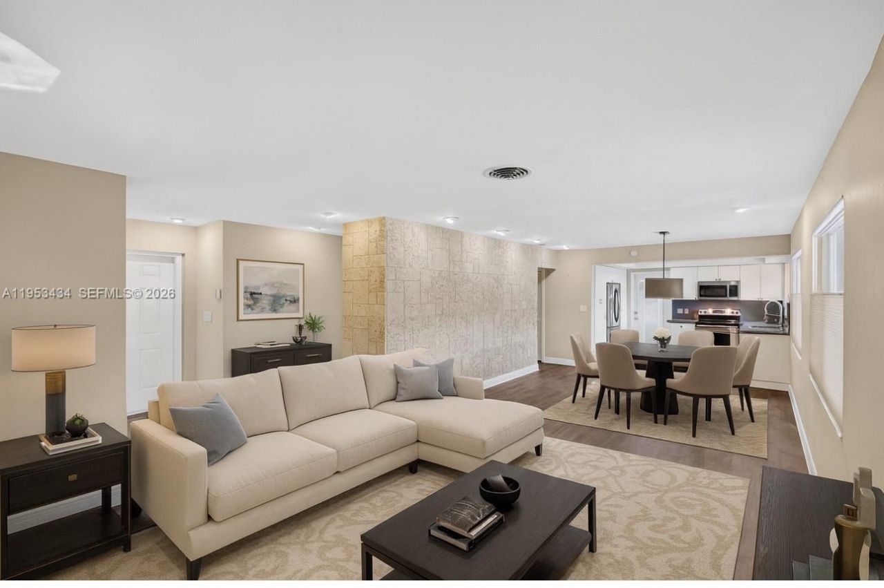 539 Menendez Ave, Unit 539, Coral Gables, FL 33146 Photo