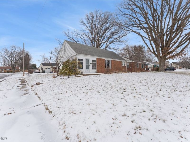 839 37th Street NW, Canton, OH 44709 Photo 3