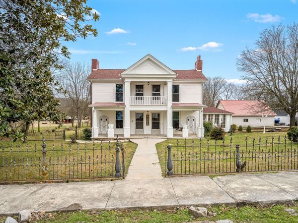 206 Russell St, Petersburg, TN 37144