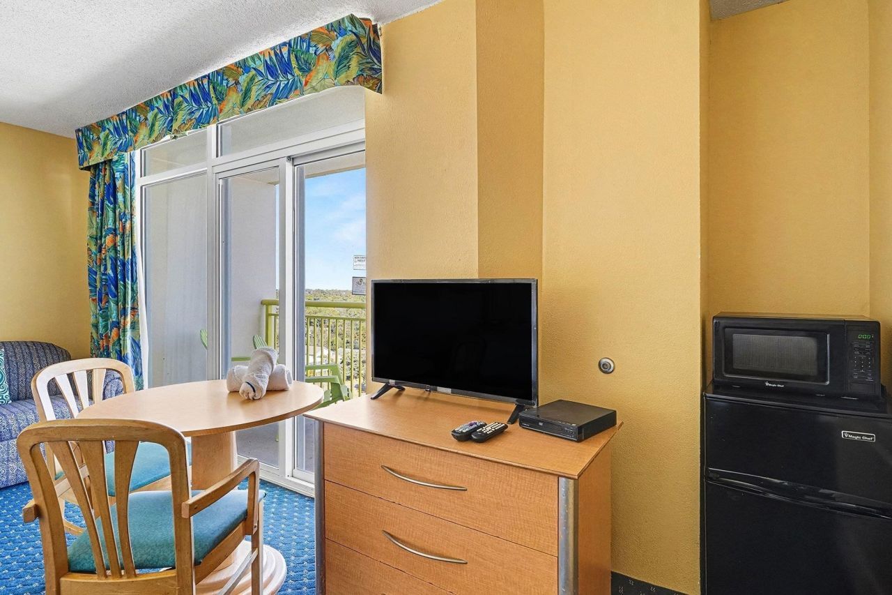 2701 S Ocean Blvd. Photo 4