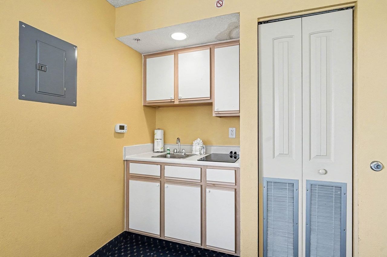 2701 S Ocean Blvd. Photo 9