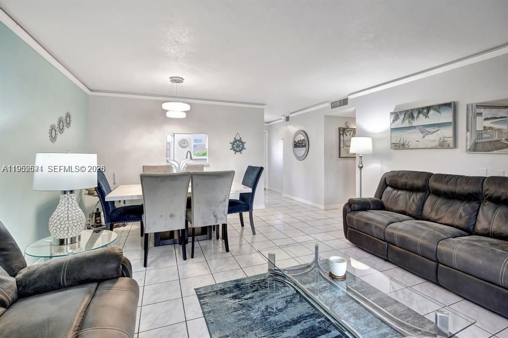 219 NE 14th Ave , Unit 107, Hallandale Beach, FL 33009 Photo