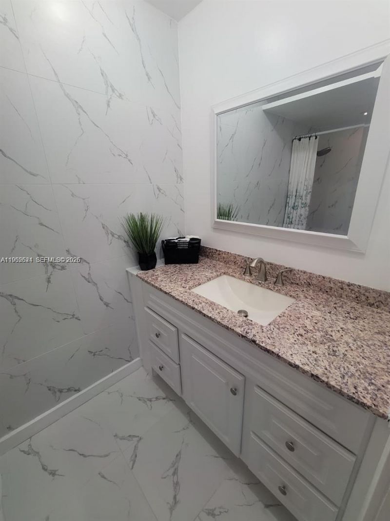 219 NE 14th Ave , Unit 107, Hallandale Beach, FL 33009 Photo