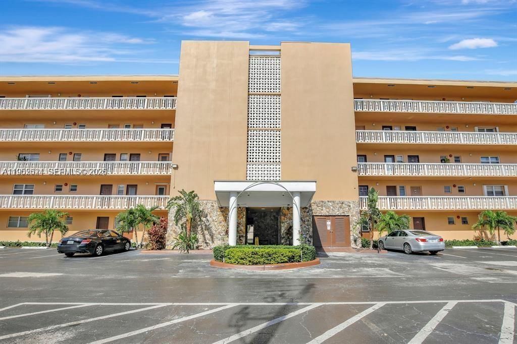 219 NE 14th Ave , Unit 107, Hallandale Beach, FL 33009 Photo