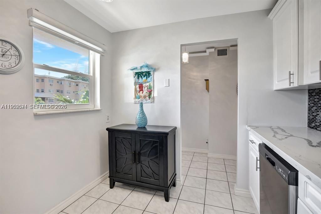 219 NE 14th Ave , Unit 107, Hallandale Beach, FL 33009 Photo