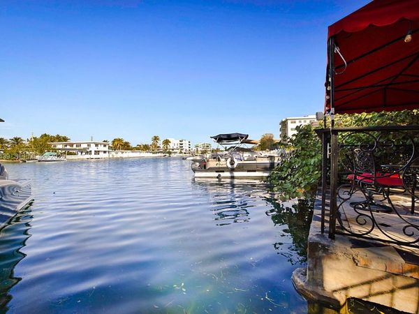 8200 Byron Ave, Unit 2, Miami Beach, FL 33141