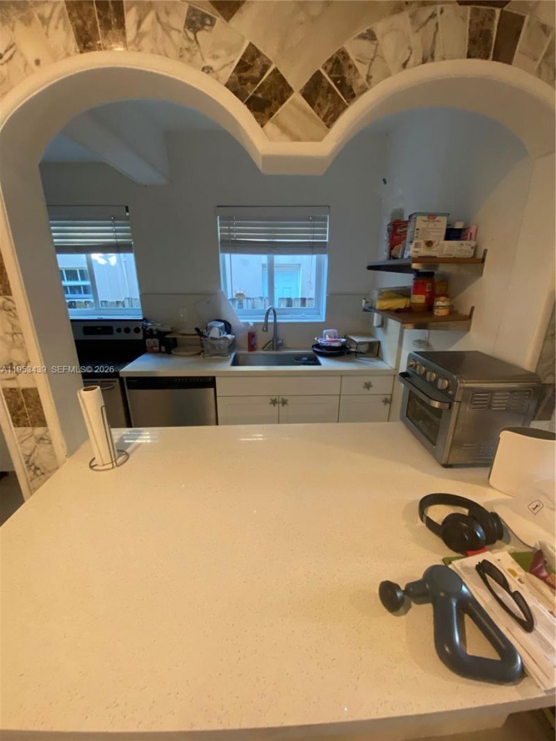 8200 Byron Ave, Unit 2, Miami Beach, FL 33141 Photo