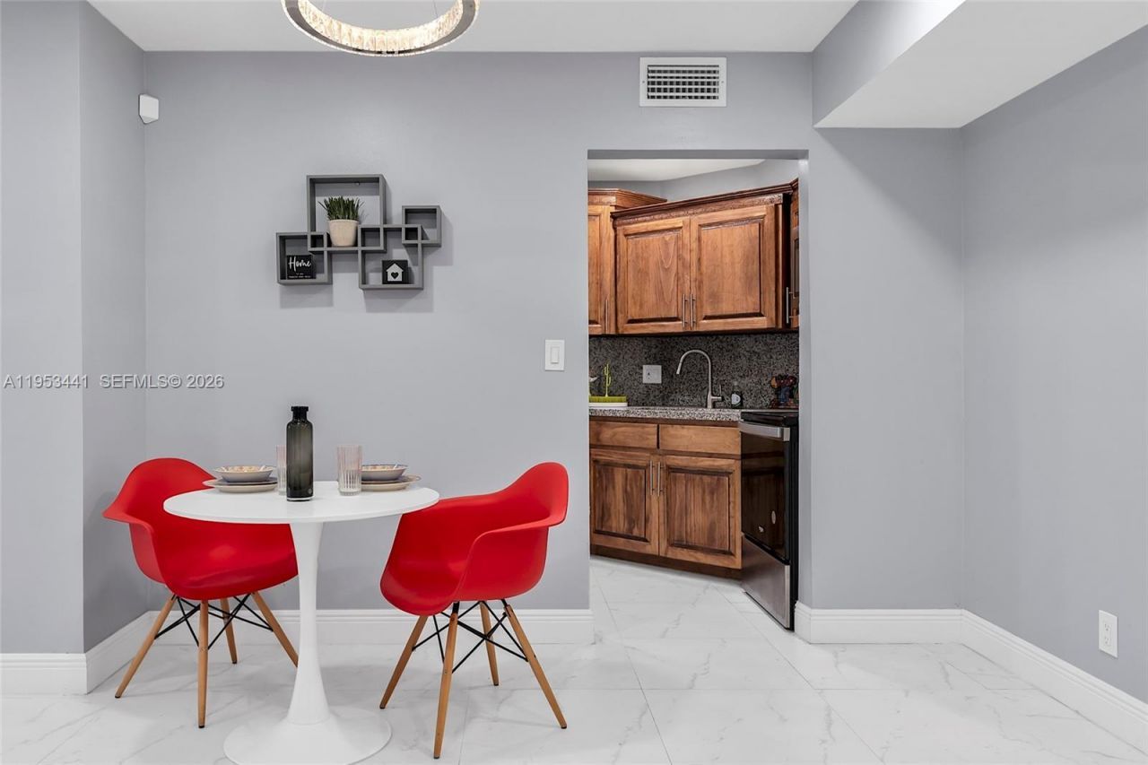 3300 Spanish Moss Ter, Unit 106, Lauderhill, FL 33319 Photo