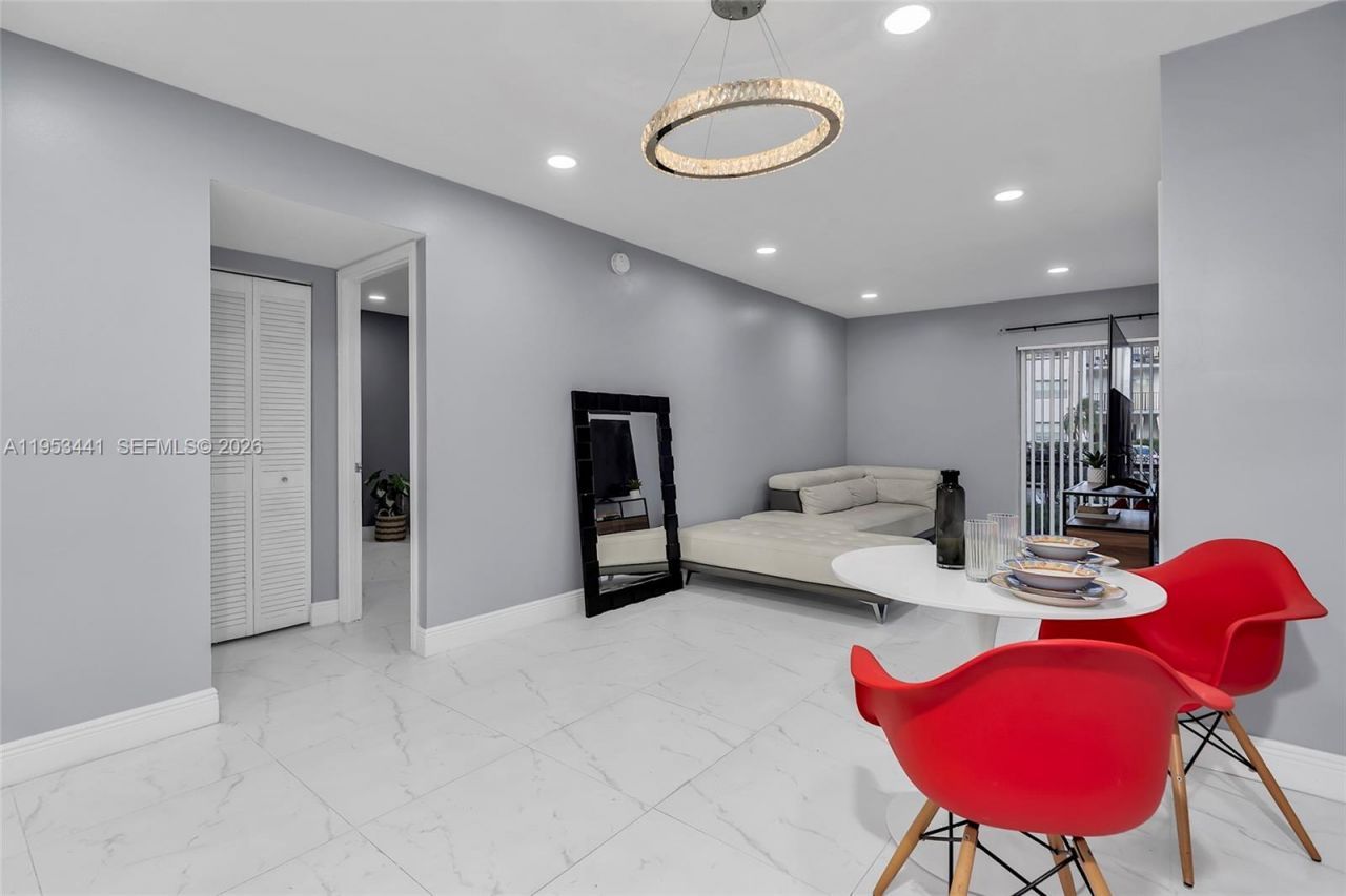 3300 Spanish Moss Ter, Unit 106, Lauderhill, FL 33319 Photo