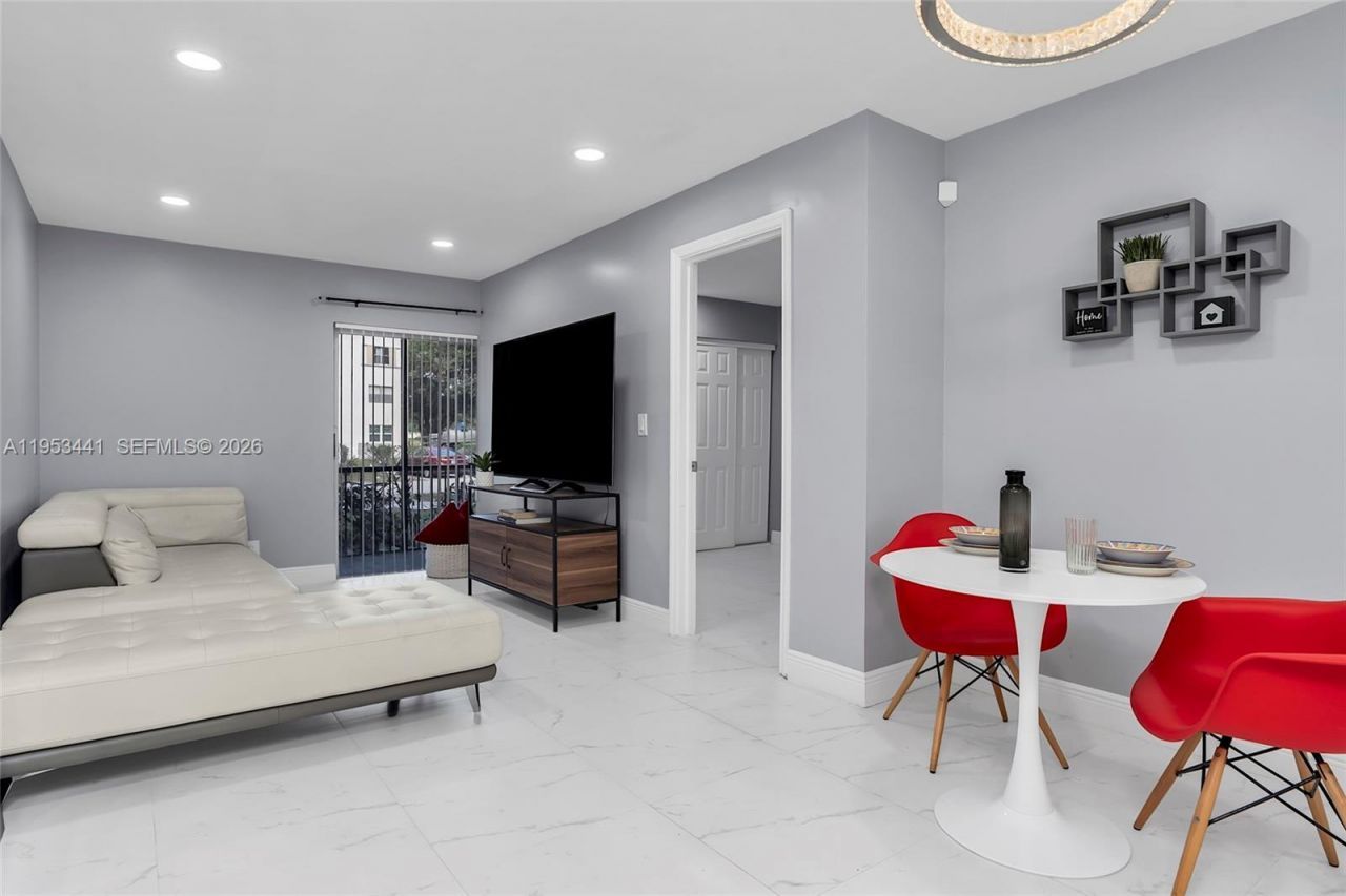 3300 Spanish Moss Ter, Unit 106, Lauderhill, FL 33319 Photo