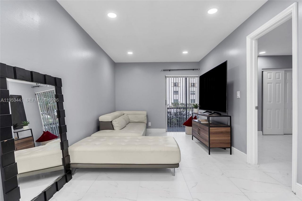 3300 Spanish Moss Ter, Unit 106, Lauderhill, FL 33319 Photo