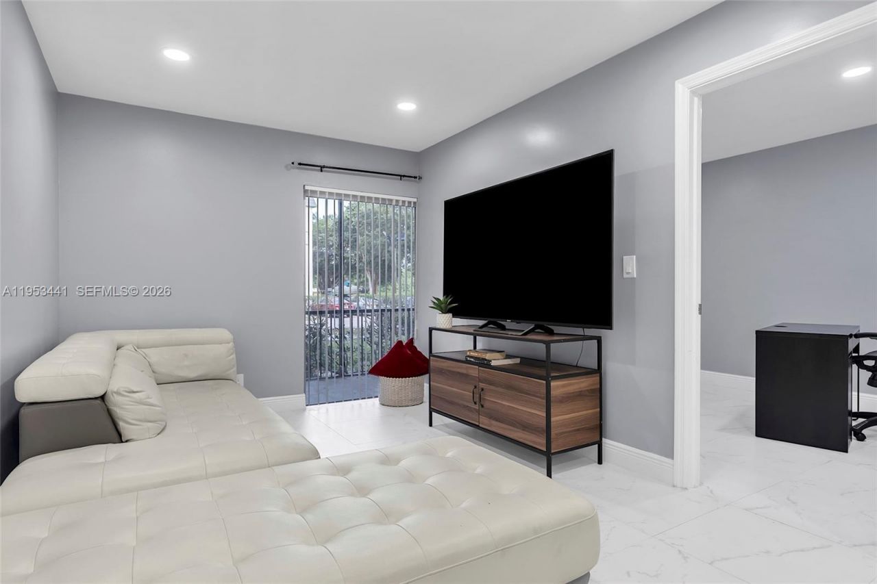 3300 Spanish Moss Ter, Unit 106, Lauderhill, FL 33319 Photo