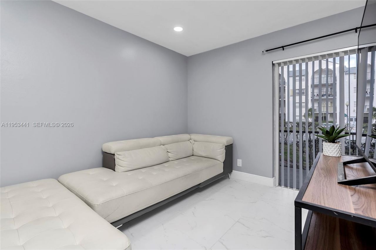 3300 Spanish Moss Ter, Unit 106, Lauderhill, FL 33319 Photo
