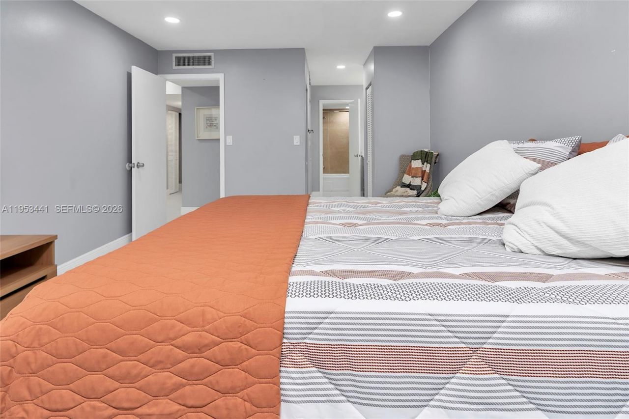 3300 Spanish Moss Ter, Unit 106, Lauderhill, FL 33319 Photo