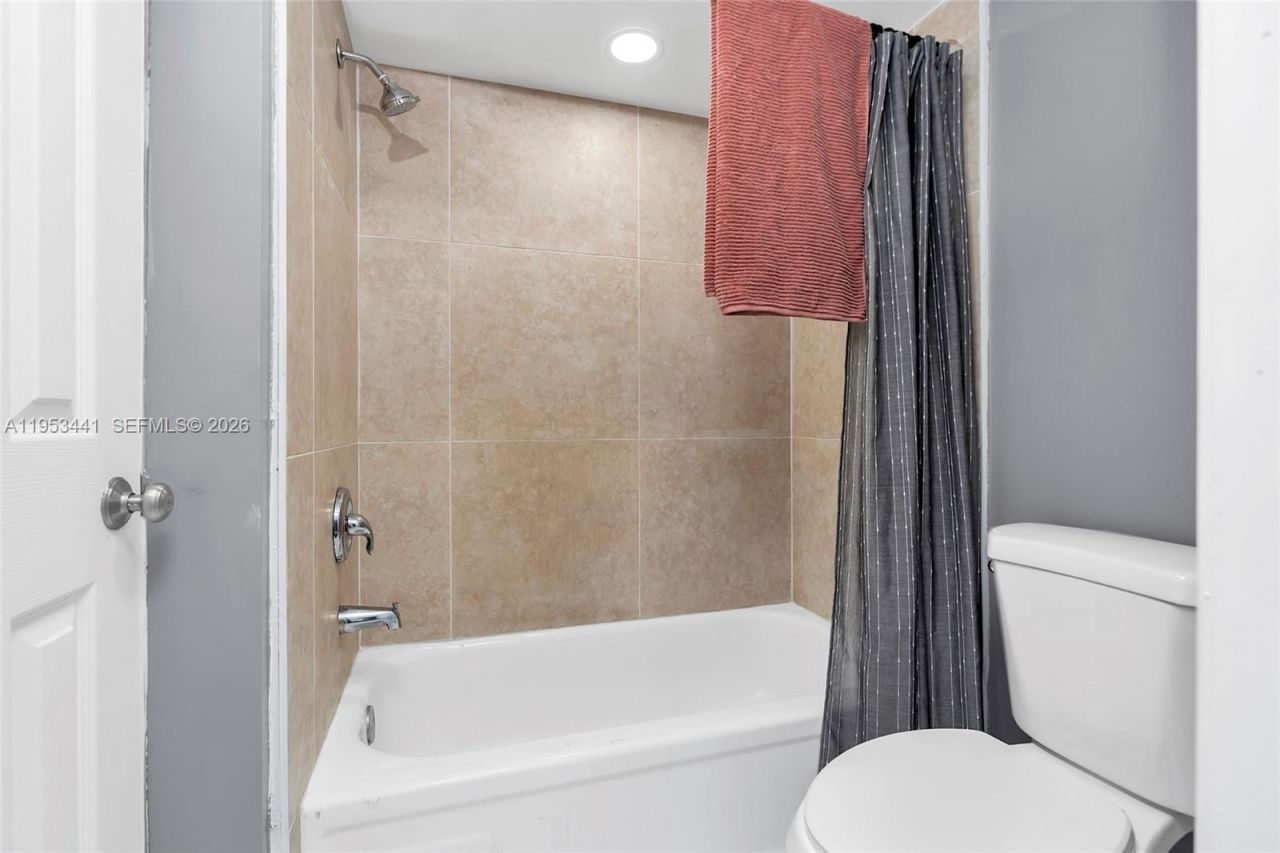 3300 Spanish Moss Ter, Unit 106, Lauderhill, FL 33319 Photo