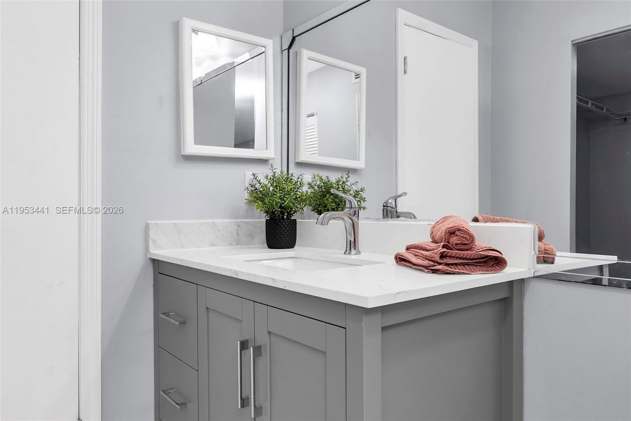 3300 Spanish Moss Ter, Unit 106, Lauderhill, FL 33319 Photo