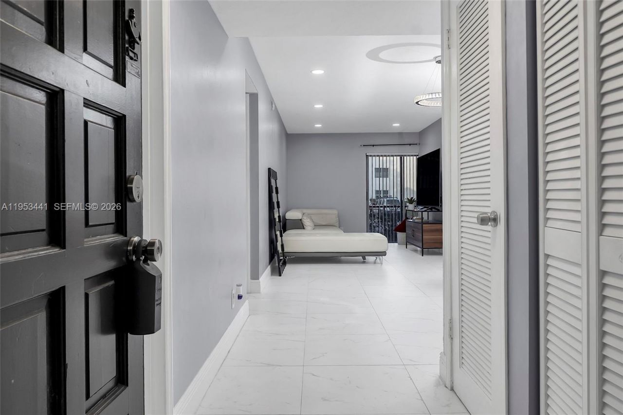 3300 Spanish Moss Ter, Unit 106, Lauderhill, FL 33319 Photo