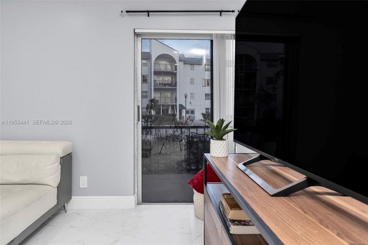 3300 Spanish Moss Ter, Unit 106, Lauderhill, FL 33319 Photo