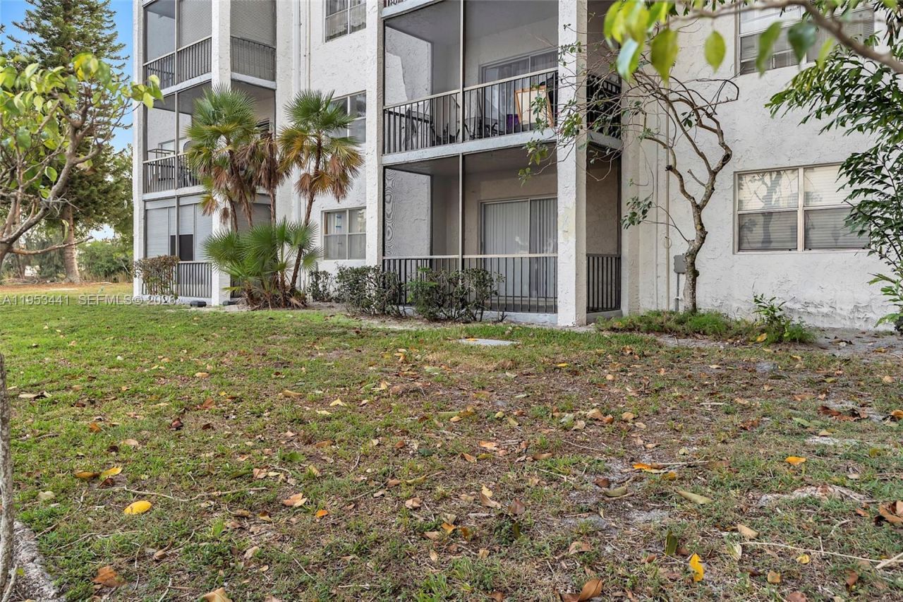 3300 Spanish Moss Ter, Unit 106, Lauderhill, FL 33319 Photo