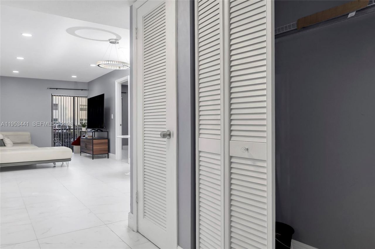 3300 Spanish Moss Ter, Unit 106, Lauderhill, FL 33319 Photo