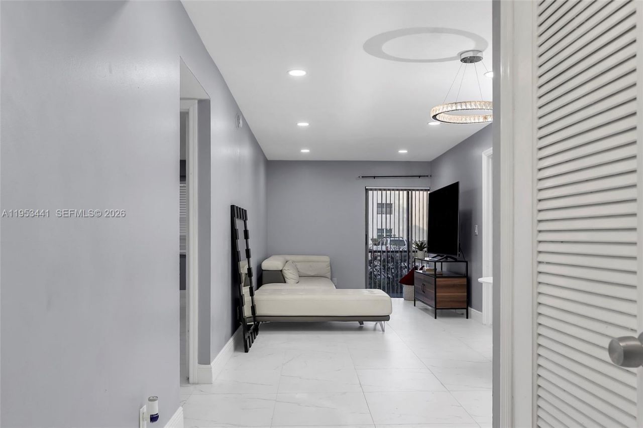 3300 Spanish Moss Ter, Unit 106, Lauderhill, FL 33319 Photo